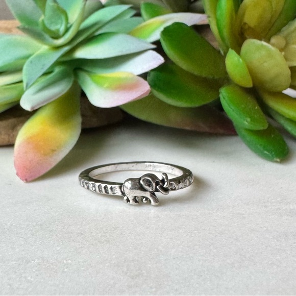 Tiny Gypsy Silver Elephant Minimalist Boho Ring 8 - Picture 8 of 9